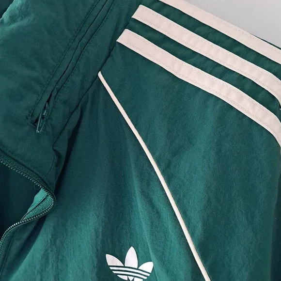 Adidas large men's built-in hoodie jacket - Picture 5 of 6